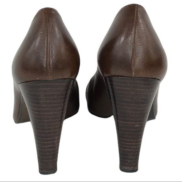 Stuart Weitzman Brown Pebbled Leather Jewel Embellished Pumps - Picture 6 of 10